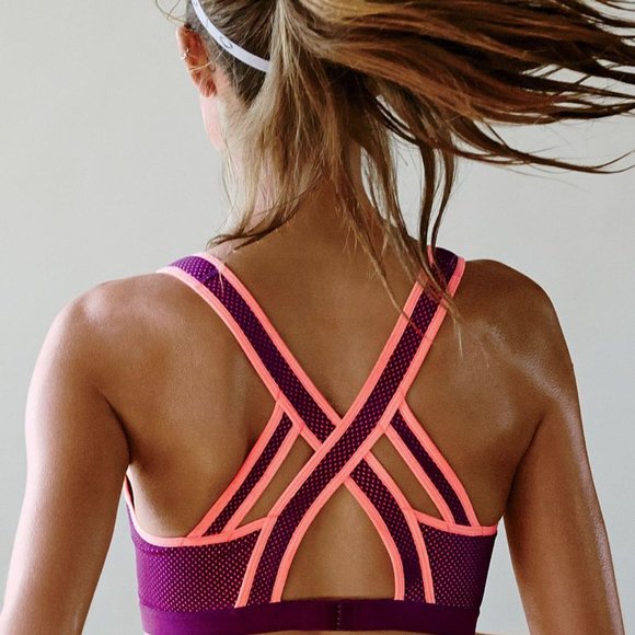 2 Victoria Secret B cup SPORTS bras - Picture 5 of 9